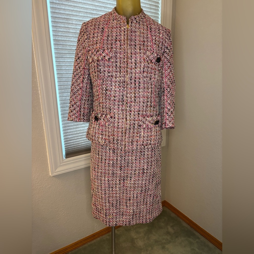 Silk Lined Pink + Black Tweed Neiman Marcus Exclusive Blazer + Skirt Set Size 4